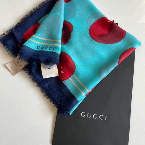 AUTHENTIC NWT GUCCI SHAWL / SCARF - Picture 6 of 13